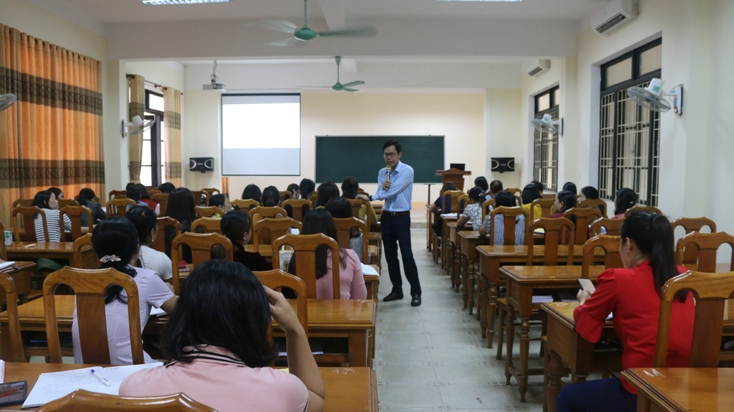 Một buổi truyền thông về chính sách BHXH, vận động người dân tham gia BHXH tự nguyện, BHYT do BHXH tỉnh Quảng Bình tổ chức.