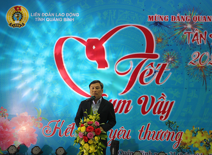 Đồng chí Bí thư Tỉnh ủy phát biểu tại chương trình.