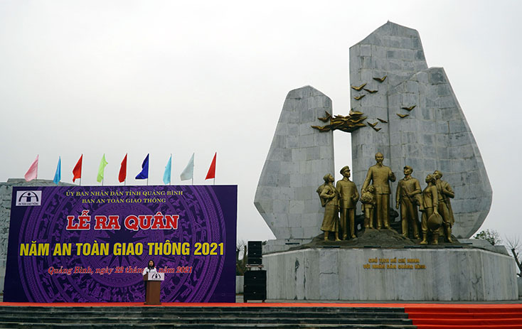 Đại diện đoàn viên thanh niên phát biểu hưởng ứng Năm ATGT 2021