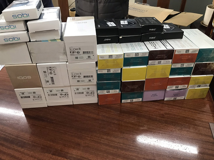 Số hàng hóa thuốc lá điện tử không có hóa đơn, chứng từ được Đội Cảnh sát điều tra tội phạm về kinh tế và chức vụ, Công an TP. Đồng Hới phát hiện.