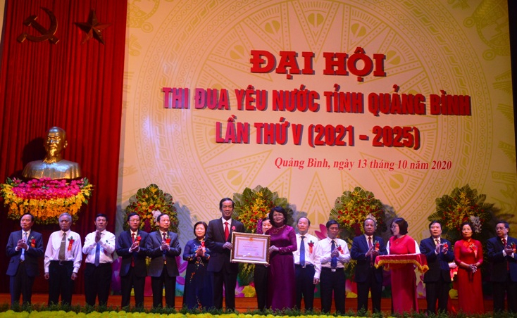 Từ phong trào thi đua, nhiều tập thể, cá nhân vinh dự được Chủ tịch nước, Thủ tướng Chính phủ, Chủ tịch UBND tỉnh và các cấp, các ngành tặng thưởng các danh hiệu thi đua cao quý. Ảnh: Anh Tuấn.