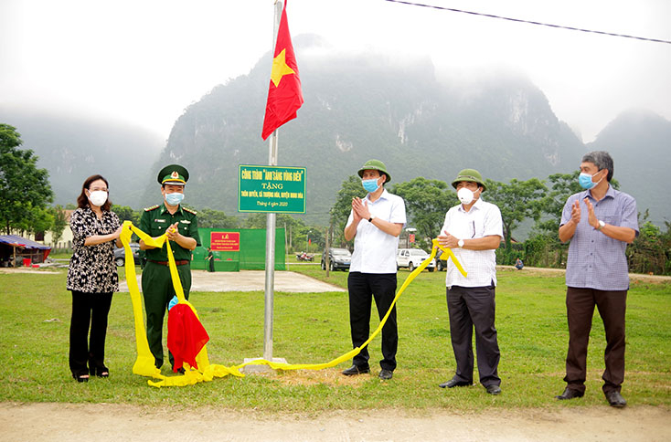 Nhiều công trình “Ánh sáng vùng biên” do BĐBP thực hiện đã mang ánh sáng lên vùng biên giới.