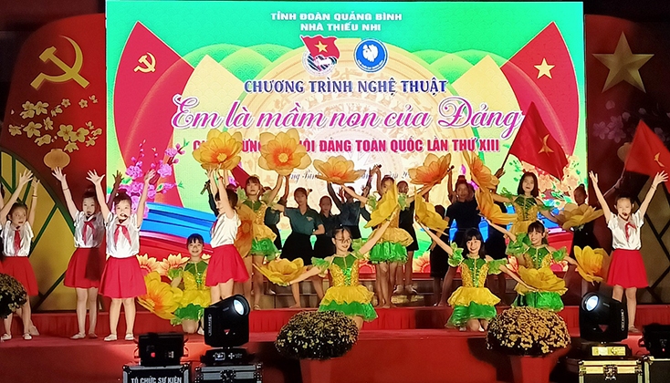 Những tiết mục văn nghệ đặc sắc chào mừng Đại hội đại biểu toàn quốc lần thứ XIII của Đảng.