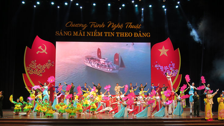 Với sự dàn dựng công phu, đẹp mắt,, các tiết mục đã để lại ấn tượng trong lòng người xem