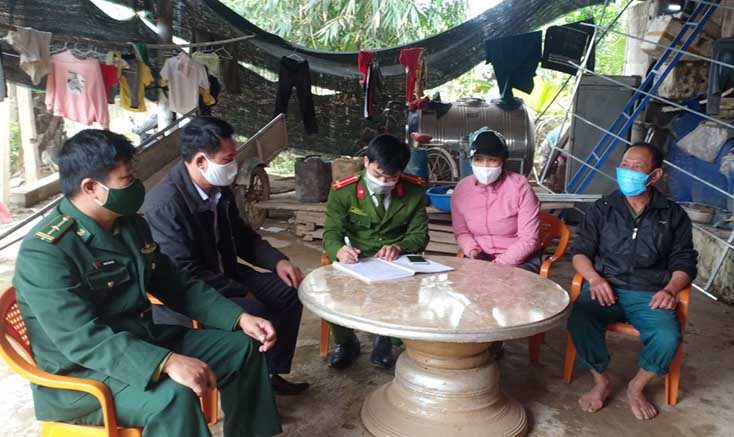 Chính quyền và lực lượng chức năng đang làm việc với gia đình các đối tượng 