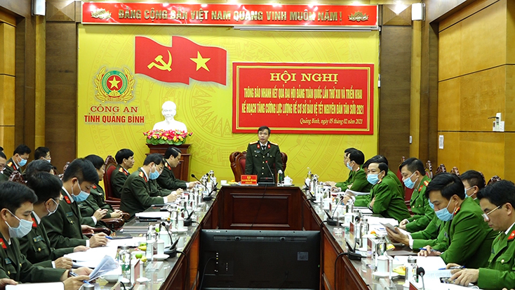 Đồng chí Đại tá Nguyễn Tiến Nam, Ủy viên Ban Thường vụ Tỉnh ủy, Giám đốc Công an tỉnh chủ trì hội nghị thông báo nhanh kết quả Đại hội đại biểu toàn quốc lần thứ XIII của Đảng cho đội ngũ cán bộ chủ chốt của Công an tỉnh.