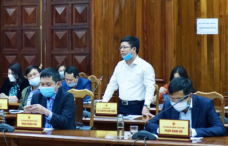 Đại biểu phát biểu thảo luận tại hội nghị.