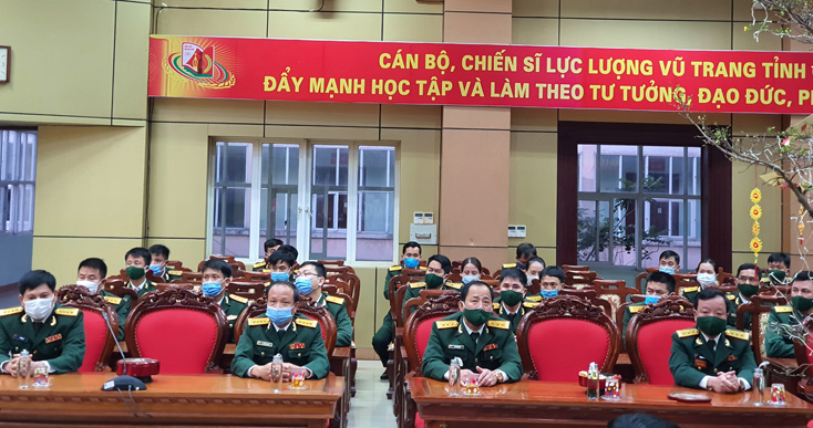 ...đồng thời chúc đơn vị năm mới tiếp tục phát huy và giữ vững danh hiệu đơn vị quyết thắng...