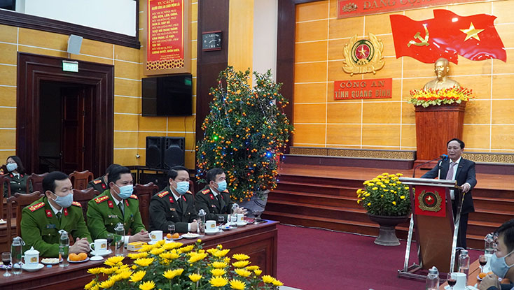 Đồng chí Phó Bí thư Thường trực Tỉnh ủy Trần Hải Châu chúc Tết cán bộ, chiến sĩ Công an tỉnh Quảng Bình