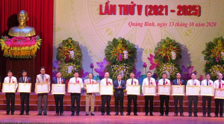  Nhiều điển hình tiên tiến được tôn vinh, khích lệ kịp thời, góp phần thúc đẩy phong trào thi đua ngày càng phát triển. 