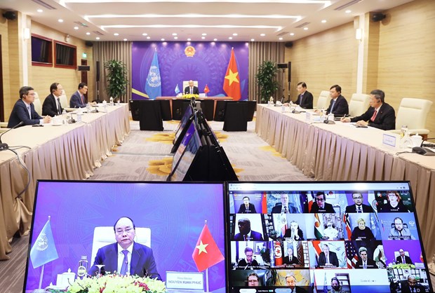 Thủ tướng Chính phủ Nguyễn Xuân Phúc phát biểu tại điểm cầu Hà Nội. (Ảnh: Thống Nhất/TTXVN)