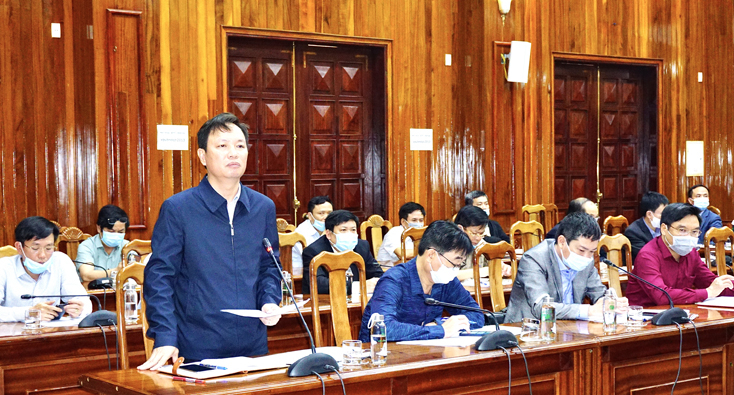 Đại diện lãnh đạo Cục Thuế tỉnh phát biểu tại buổi làm việc.
