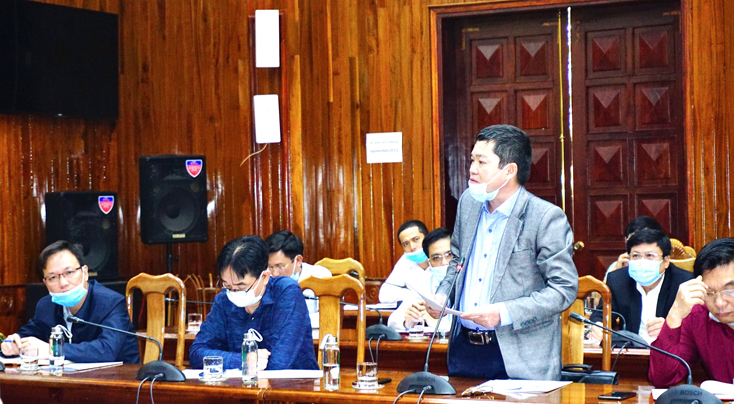 Đại diện lãnh đạo Sở Kế hoạch và Đầu tư phát biểu thảo luận tại buổi làm việc.