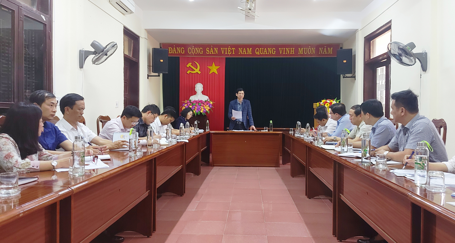 Đồng chí Phó Chủ tịch UBND tỉnh Hồ An Phong phát biểu kết luận buổi làm việc.