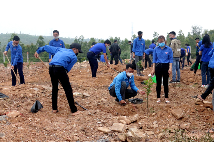 Đông đảo đoàn viên thanh niên hưởng ứng