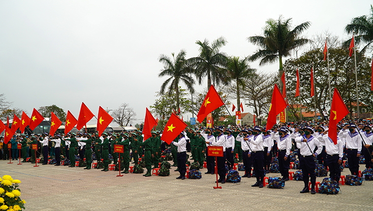 199 tân binh huyện Lệ Thủy sẵn sàng lên đường nhập ngũ.