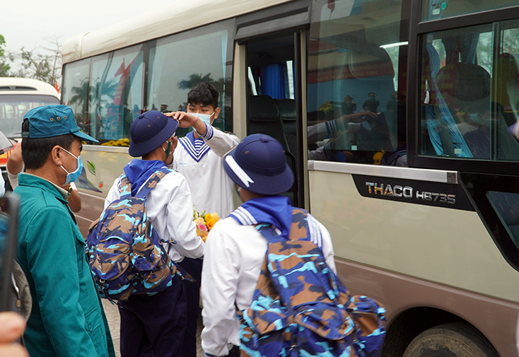 Tạm biệt quê hương, chúng tôi lên đường!