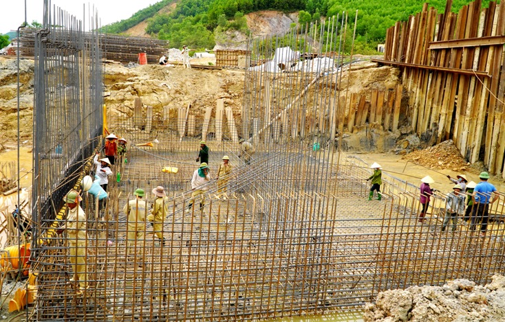  Trên công trường thủy lợi Rào Nan của cán bộ, công nhân Tập đoàn Sơn Hải những ngày đầu năm mới 2021.