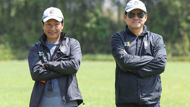  Sài Gòn FC của tân HLV Shimoda (trái) không được đá vòng bảng AFC Cup 2021 trên sân nhà. Ảnh: SGFC