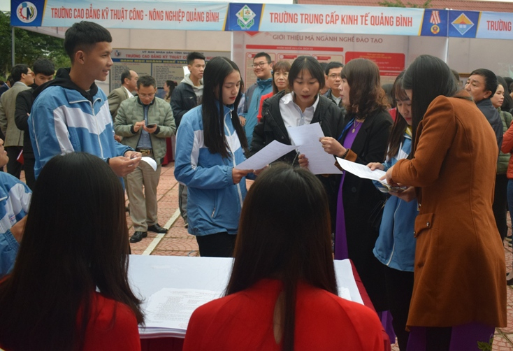 Đổi mới hoạt động tư vấn, hướng nghiệp để đào tạo nguồn nhân lực chất lượng đáp ứng nhu cầu lao động cho doanh nghiệp. 