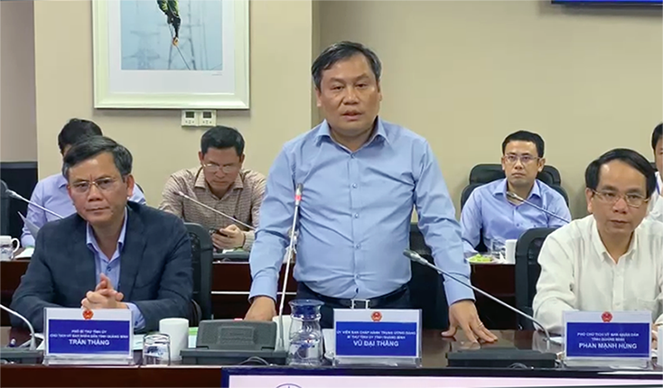 Đồng chí Bí thư Tỉnh ủy Vũ Đại Thắng phát biểu tại buổi làm việc.
