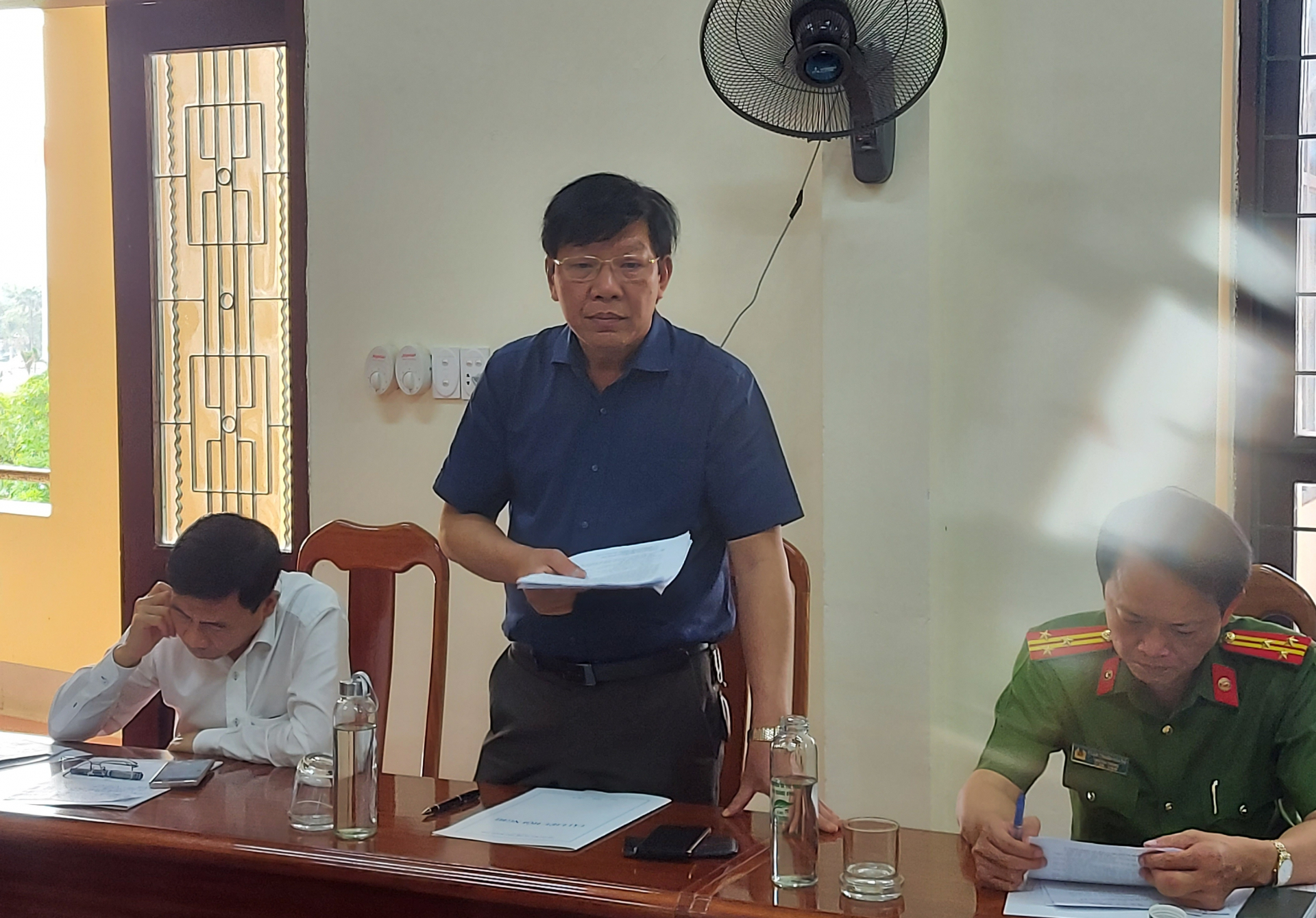 Đại diện lãnh đạo Sở Y tế phát biểu ý kiến về công tác phòng chống dịch bệnh Covid-19 và bảo đảm y tế.
