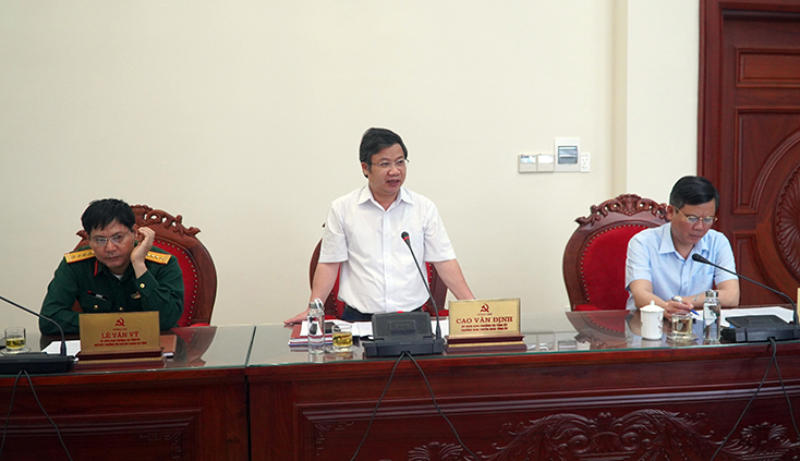 Các đại biểu thảo luận tại phiên họp.