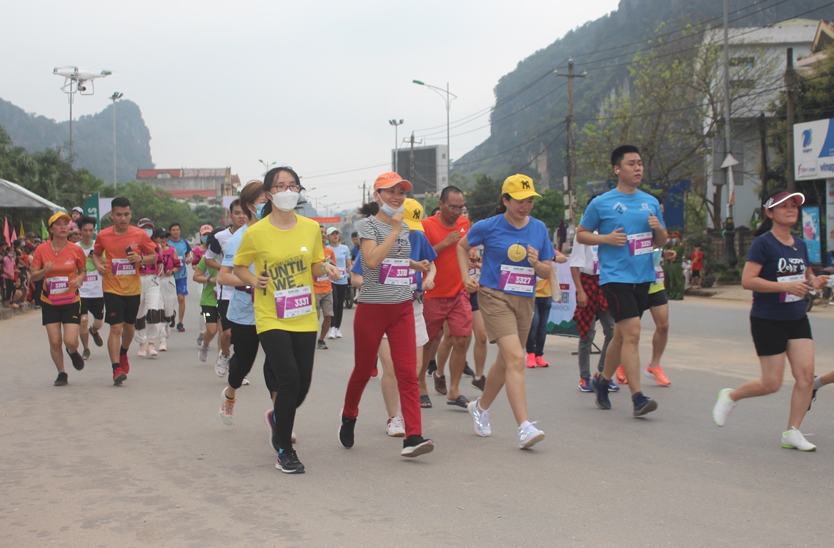Các VĐV xuất phát ở cự ly 3km funrun