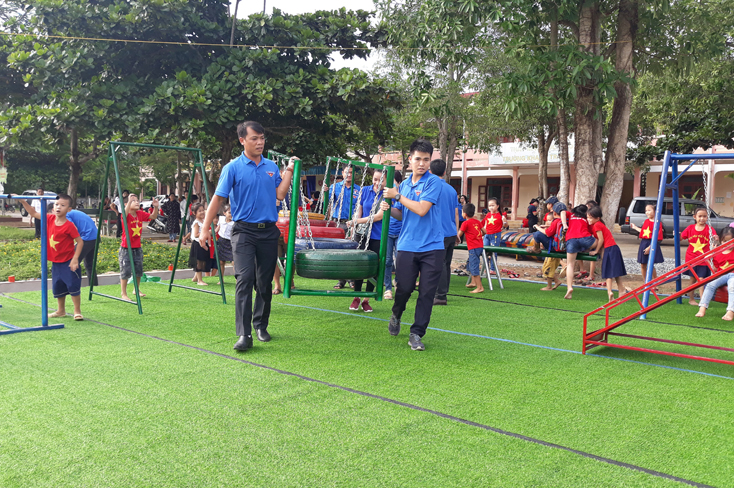 Tuổi trẻ Quảng Bình xung kích trong thực hiện các chương trình an sinh xã hội. 