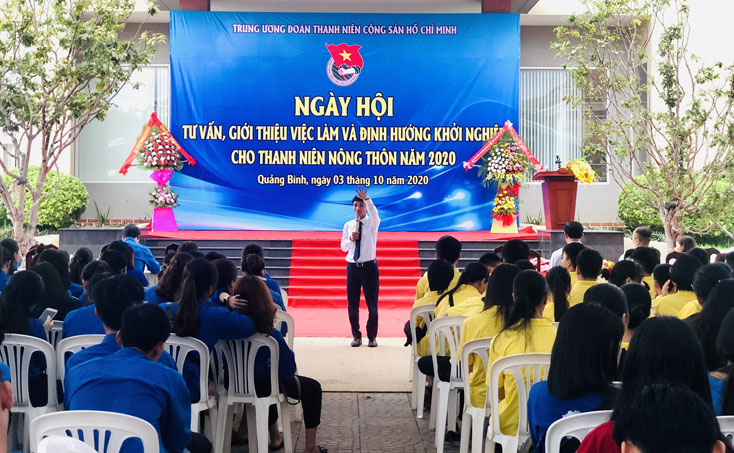 Các hoạt động tư vấn, giới thiệu việc làm luôn được Trung tâm DVVL Thanh niên tỉnh triển khai hiệu quả. 