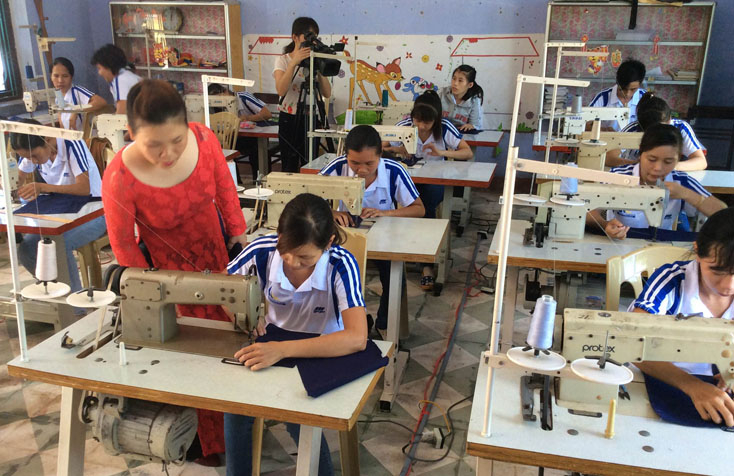  Đào tạo nghề may cho lao động nông thôn.