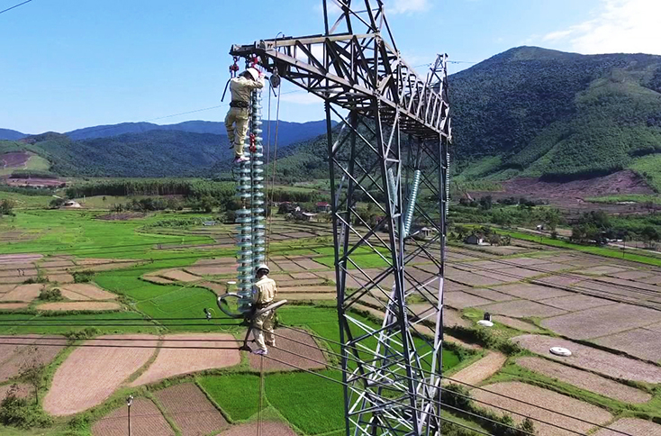 Bảo trì, kiểm tra an toàn lưới điện.