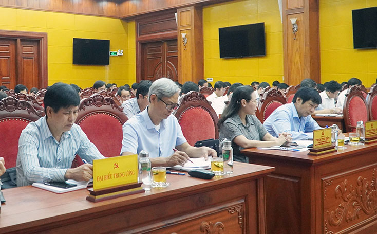 Các đại biểu dự hội nghị
