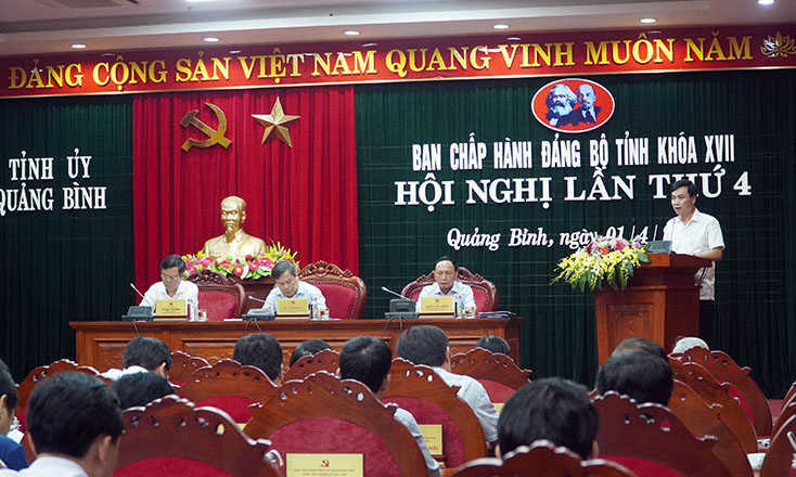 Đại biểu thảo luận tại hội nghị.   