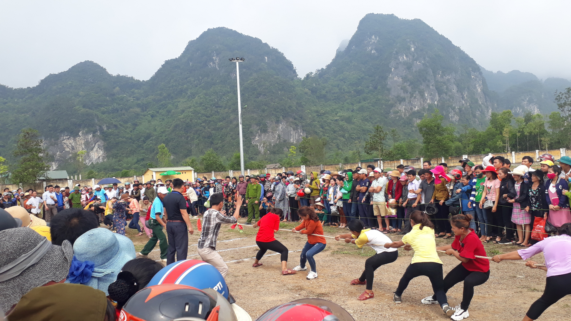 Tuần lễ Văn hóa - Thể thao - Du lịch và Hội Rằm tháng ba Minh Hóa với nhiều hoạt động thể thao, văn hóa, nghệ thuật và ẩm thực dân gian đặc sắc.