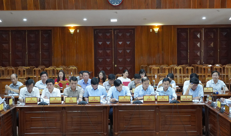 Các đại biểu tham dự phiên họp.