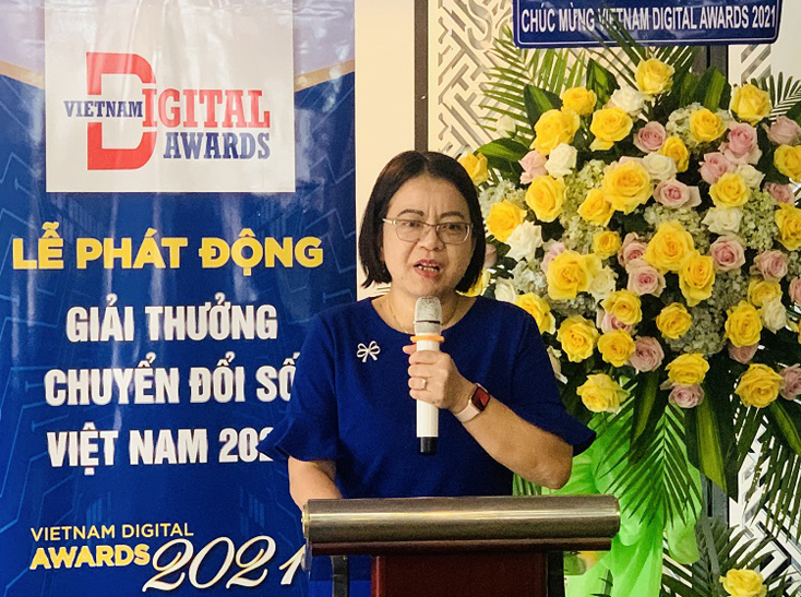 Bà Võ Thị Trung Trinh, Phó Giám đốc Sở Thông tin và Truyền thông TP Hồ Chí Minh cho rằng, các giải thưởng “Chuyển đổi số Việt Nam” đã có những tác động tích cực tới cộng đồng doanh nghiệp và giúp doanh nghiệp chuyển đổi số thành công.