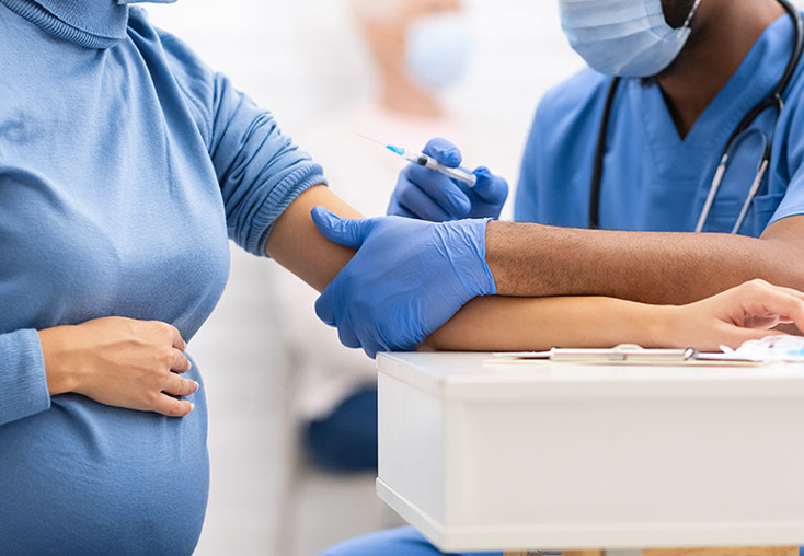Chưa có bất kỳ mối liên hệ trực tiếp nào giữa việc tiêm vaccine COVD-19 và bệnh lý vô sinh. Ảnh minh họa: Cleverland Clinic