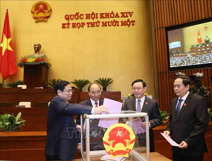 Thủ tướng Phạm Minh Chính và các đồng chí lãnh đạo Đảng, Nhà nước bỏ phiếu miễn nhiệm Phó Chủ tịch nước, một số ủy viên Ủy ban Thường vụ Quốc hội, Chủ nhiệm một số Ủy ban của Quốc hội, Tổng Thư ký Quốc hội, Tổng Kiểm toán nhà nước. 