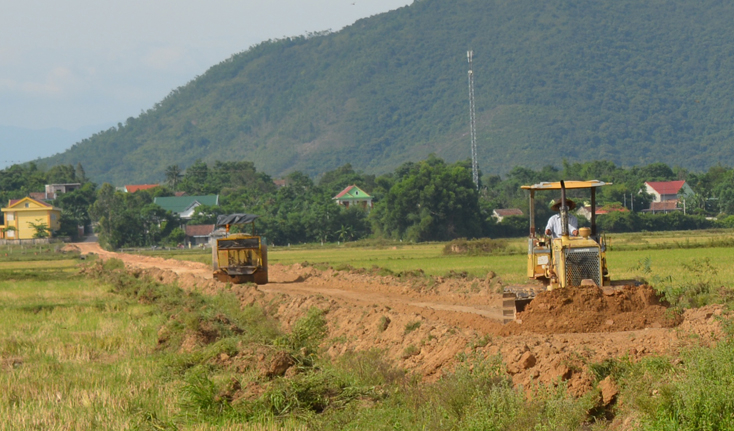 Huyện Bố Trạch chú trọng nâng cấp, đầu tư tu bổ kênh mương, giao thông nội đồng.