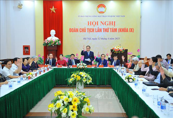 Hội nghị thống nhất giới thiệu ông Đỗ Văn Chiến, Bí thư Trung ương Đảng, Bí thư Đảng đoàn MTTQ Việt Nam để Hội nghị Ủy ban Trung ương MTTQ Việt Nam lần thứ tư hiệp thương cử tham gia Ủy ban, Đoàn Chủ tịch và giữ chức Chủ tịch UBTƯ MTTQ Việt Nam khóa IX, nhiệm kỳ 2019-2024; hiệp thương cử bổ sung 8 vị tham gia UBTƯ MTTQ Việt Nam khóa IX, nhiệm kỳ 2019-2024 và bổ sung 2 vị tham gia Đoàn Chủ tịch UBTƯ MTTQ Việt Nam khóa IX, nhiệm kỳ 2019-2024. Ảnh: Minh Đức/TTXVN