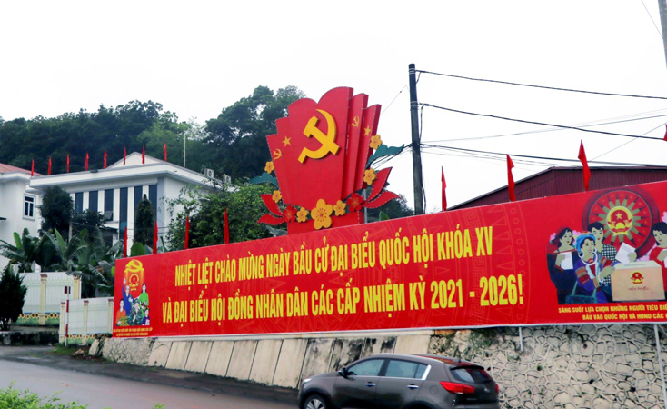 Huyện Yên Bình, tỉnh Yên Bái chuẩn bị chu đáo, sẵn sàng cho Ngày hội bầu cử. Ảnh: Tiến Khánh/TTXVN
