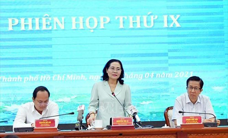 Bà Nguyễn Thị Lệ, Chủ tịch Hội đồng nhân dân Thành phố, Chủ tịch Ủy ban Bầu cử Thành phố phát biểu chỉ đạo Phiên họp thứ IX, chiều 14-4. Ảnh: Xuân Khu/TTXVN