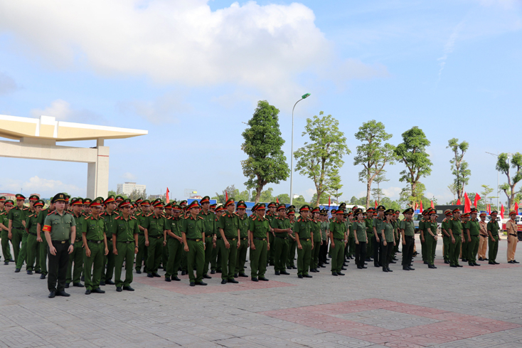 Công an TP. Đồng Hới tổ chức ra quân thực hiện đợt cao điểm tấn công trấn áp tội phạm, bảo đảm ANTT, bảo vệ cuộc bầu cử sáng ngày 18-4-2021