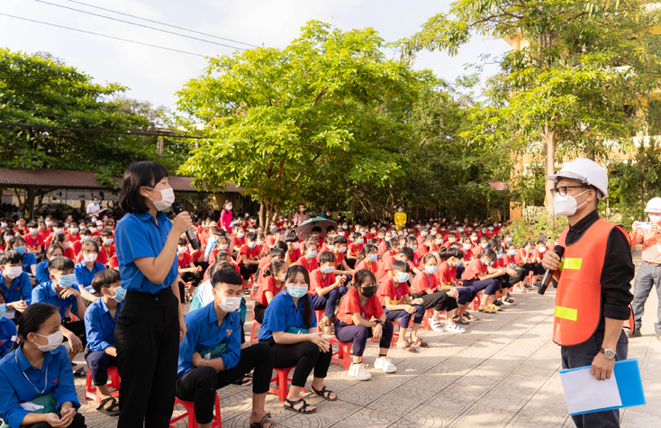 Hình thức tuyên truyền ATGT được đổi mới, phù hợp với lứa tuổi học sinh