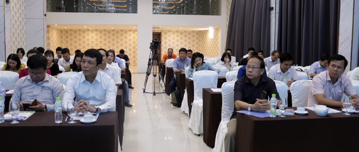 Các đại biểu tham dự chương trình phát động.