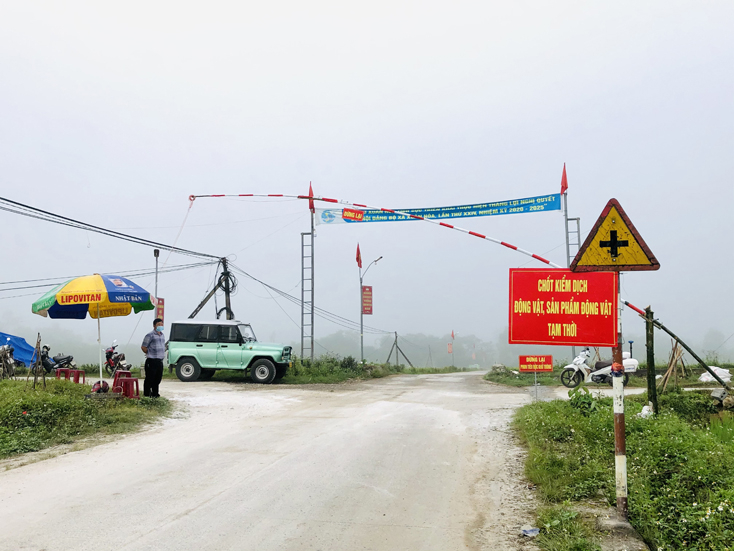 Xã Xuân Hóa lập chốt kiểm soát dịch tả lợn châu Phi.