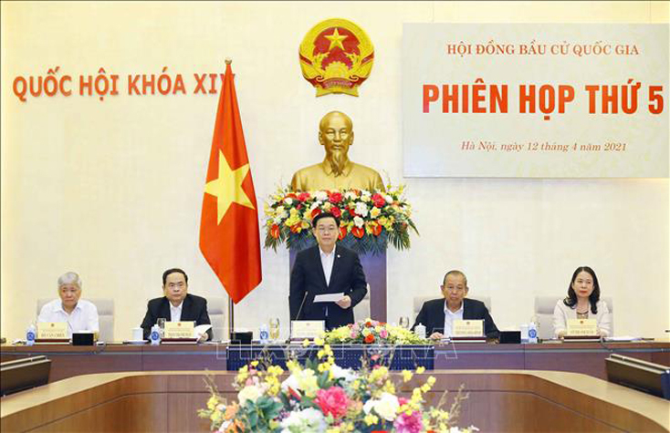 Chủ tịch Quốc hội Vương Đình Huệ chủ trì Phiên họp thứ 5 Hội đồng bầu cử quốc gia, 12/4/2021. Ảnh: Phương Hoa/TTXVN
