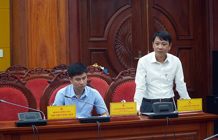 Các đại biểu thảo luận tại lễ ký kết