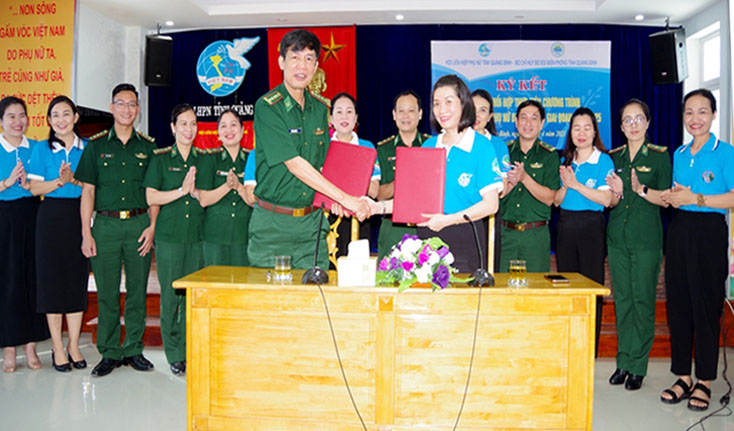 Lãnh đạo hai đơn vị ký kết kế hoạch phối hợp thực hiện chương trình “Đồng hành cùng phụ nữ biên cương” giai đoạn 2021-2025